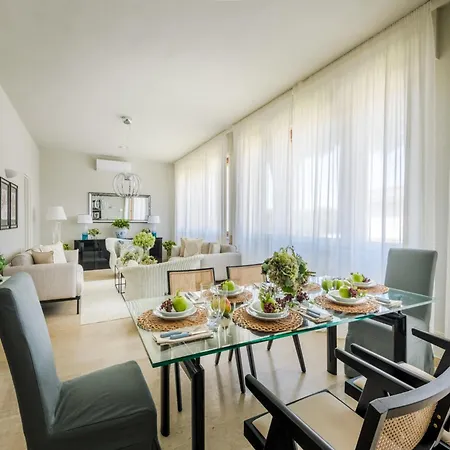 Beachfront Coastal Elegance In Apartamento *