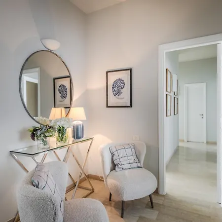 Beachfront Coastal Elegance In Apartamento