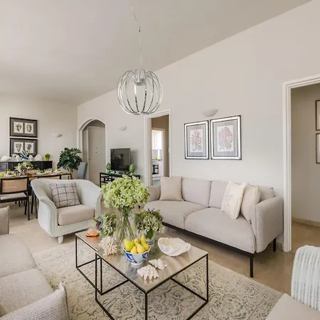 Beachfront Coastal Elegance In Apartamento *